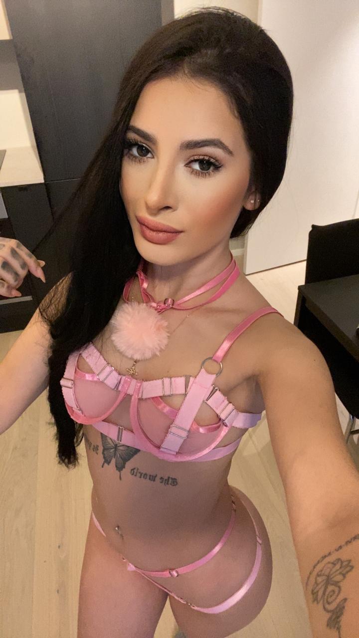 Escort - MEGAN - Ibiza Tops